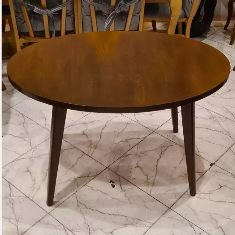 میز مدل بیضی پسکرایه